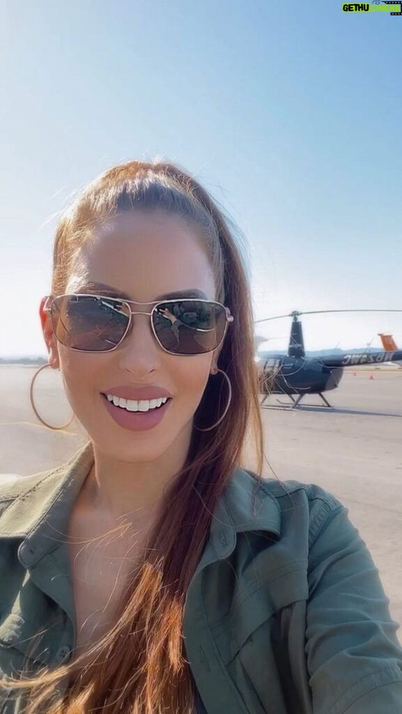 Kerri Kasem Instagram - Flying is my Freedom! 🚁🐎 What’s yours? 💃🏻🏄🏽‍♀🛩🏕🎶⛵🏝🏔 #helicopter #R22 #girlpilot #Happiness #flying