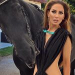 Kerri Kasem Instagram - “A great horse will change your life. The truly special ones define it.” – Unknown Shot by @arezoojalali_photography at the @stylecruze photo shoot! @makeupnadiya.ca @friesiansm - Horsey Dress - @stello Hair - @hairbyginala Spray tan - @simonesairbrushtanning Collab - @my_cavago #stylecruzemagazine #CoverGirl #Friesian #HorseAndRider #Stello