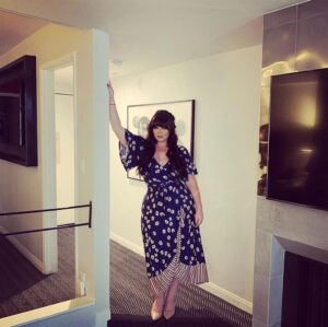 Kether Donohue Instagram - September has arrived and so has an all new B Pos! 🖤 💇🏻‍♀️: @mmass5 💄: @marinagravani