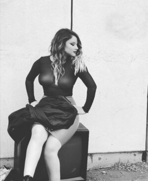Kether Donohue Instagram - Bts @bellomag 📸 ♥️ @iheartmaarten 💇🏻‍♀️ @paulnortonhair 💄@marinagravani 👗@jordan_grossman
