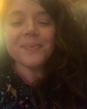 Kether Donohue Instagram - this is not lipliner, this is chocolate 🍫🍨#homefortheholidays 🎄