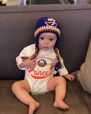Kevin Connolly Instagram - Kennedy’s reaction after the @ny_islanders give up a goal late in the period!!!