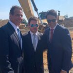 Kevin Connolly Instagram - Big day for @ny_islanders fans. The ground is officially broken at Belmont!!!! @ralph_macchio and of course @nygovcuomo THE GOV #Cuomo.... Feels like a great place for a new @goalsportscafe 💥..... Thoughts???