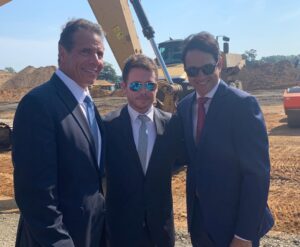 Kevin Connolly Instagram - Big day for @ny_islanders fans. The ground is officially broken at Belmont!!!! @ralph_macchio and of course @nygovcuomo THE GOV #Cuomo.... Feels like a great place for a new @goalsportscafe 💥..... Thoughts???