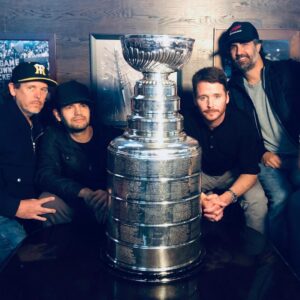 Kevin Connolly Instagram - The Stanley Cup @goalsportscafe last night. Thank you @nhl for coming by!!!! I never touched it!!!! #nyislanders