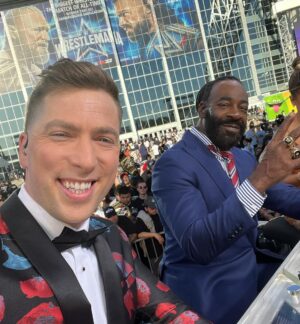 Kevin Patrick Egan Instagram - Reflecting on an unforgettable weekend in Dallas for Wrestlemania. I’m one lucky fella getting to work alongside such legendary humans. From the behind the scenes crew, to my fellow co-hosts, to the superstars themselves… love ya! Cheers for such an epic weekend ❤️

#wrestlemania #wwe #wweraw #wwehof