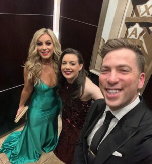 Kevin Patrick Egan Instagram - Reflecting on an unforgettable weekend in Dallas for Wrestlemania. I’m one lucky fella getting to work alongside such legendary humans. From the behind the scenes crew, to my fellow co-hosts, to the superstars themselves… love ya! Cheers for such an epic weekend ❤️

#wrestlemania #wwe #wweraw #wwehof