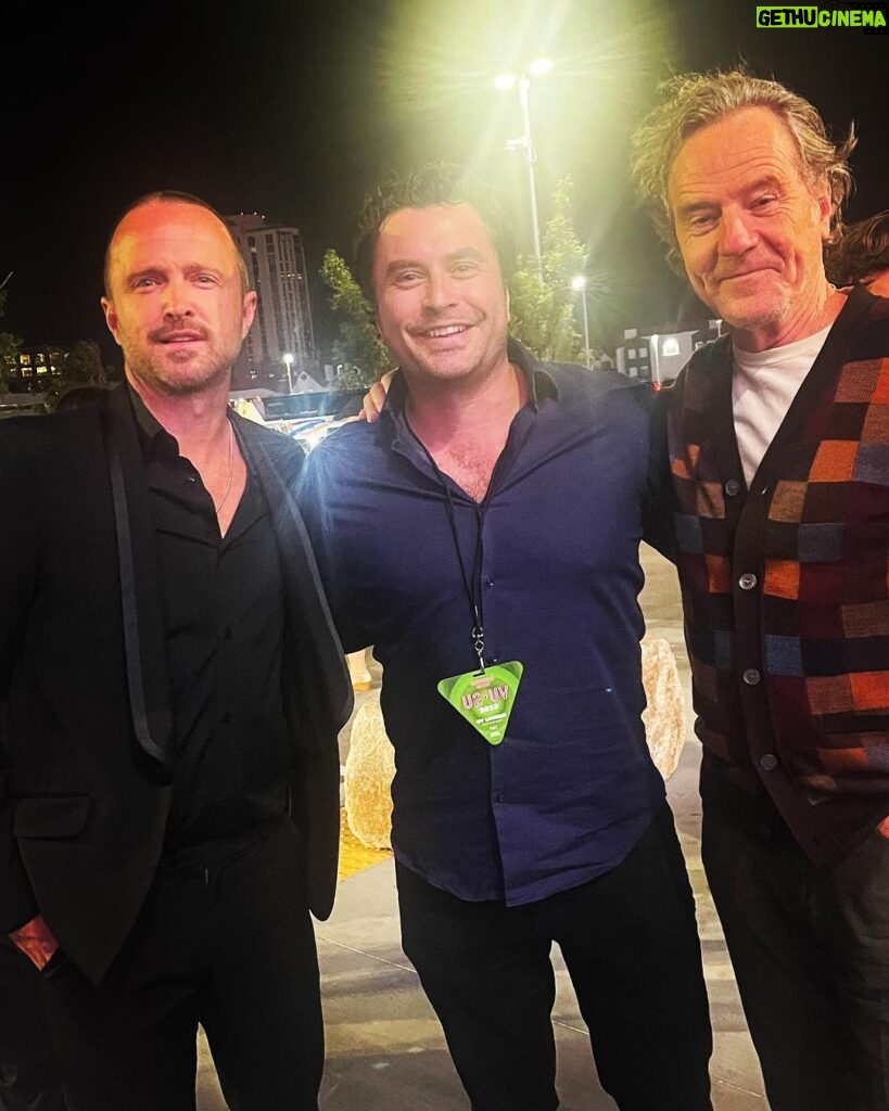 Kevin Ryan Instagram - Breaking Good @U2 with these absolute legends @bryancranston @aaronpaul What a night!! #lasvegas #U2 @spherevegas Las Vegas, Nevada