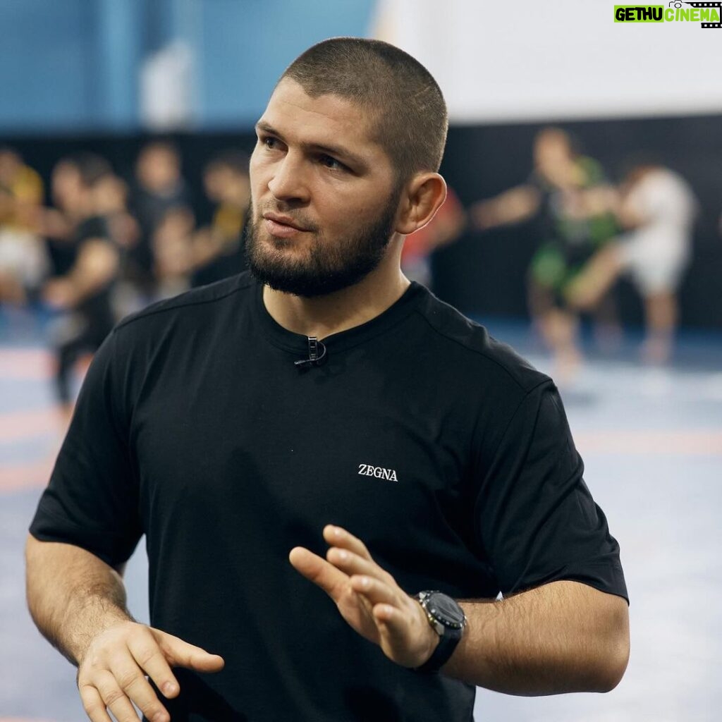 Khabib Nurmagomedov Instagram - Впервые за долгое время дал большое интервью, спасибо ВК за организацию 🤝