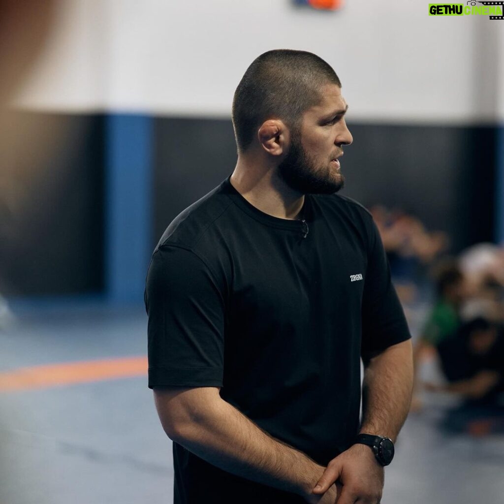 Khabib Nurmagomedov Instagram - Впервые за долгое время дал большое интервью, спасибо ВК за организацию 🤝