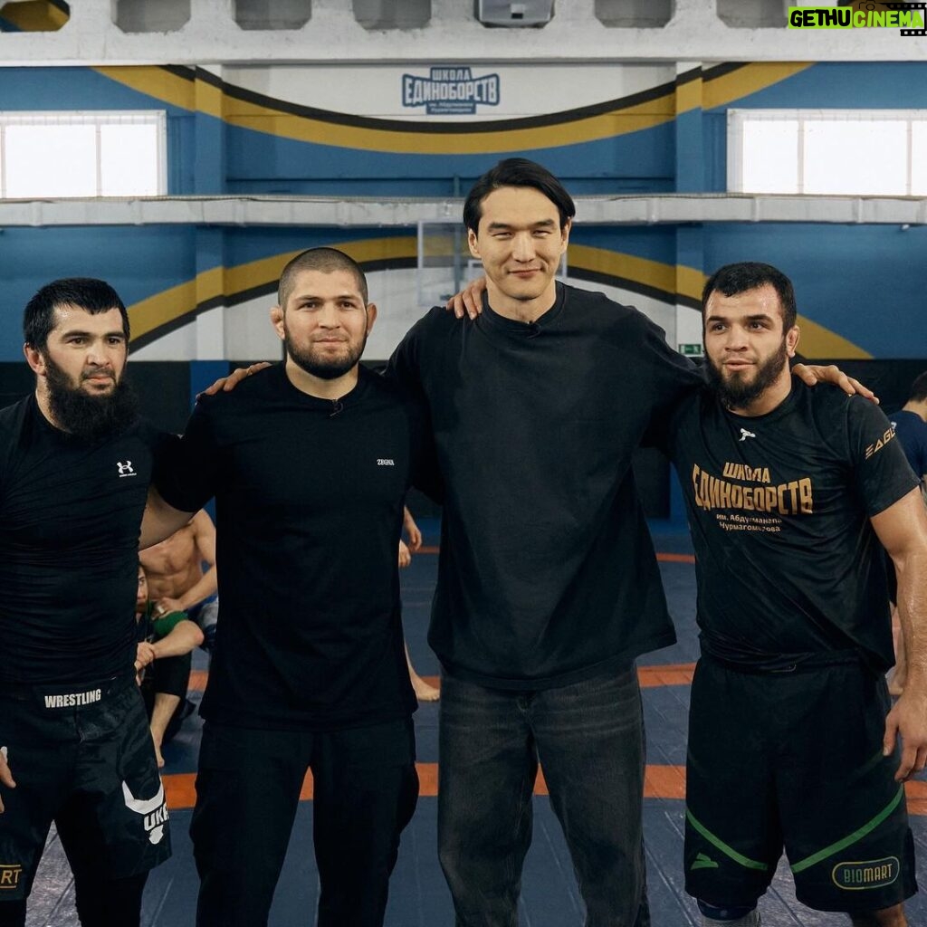 Khabib Nurmagomedov Instagram - Впервые за долгое время дал большое интервью, спасибо ВК за организацию 🤝