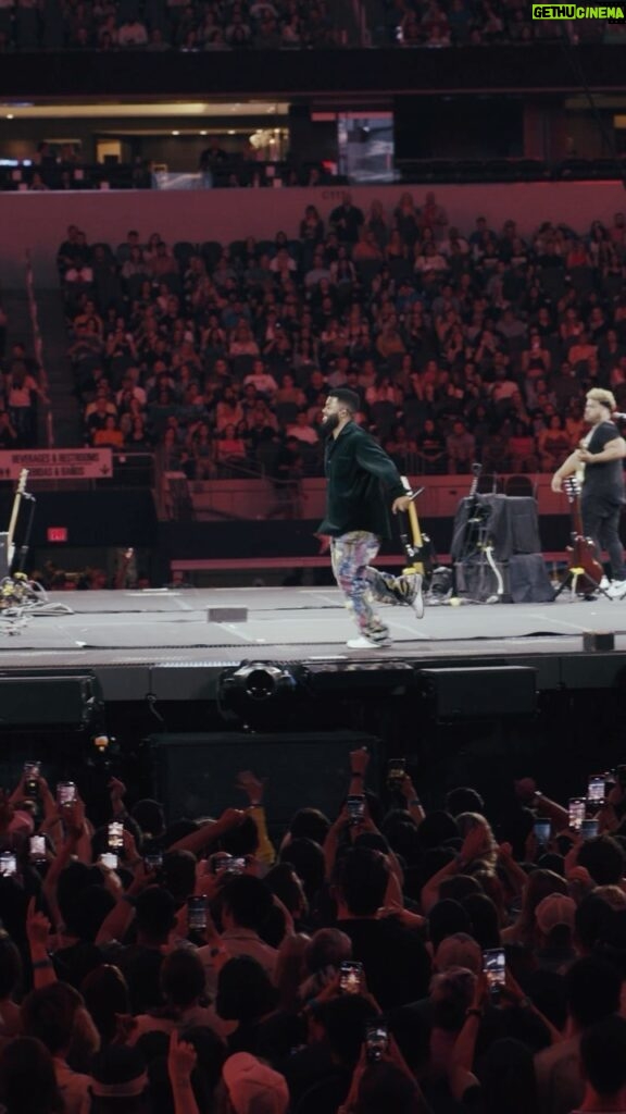 Khalid Instagram - It feels so good to be back Day 1 in Dallas with @teddysphotos ⭐️ I hope to see some of you at a show soon 🖤