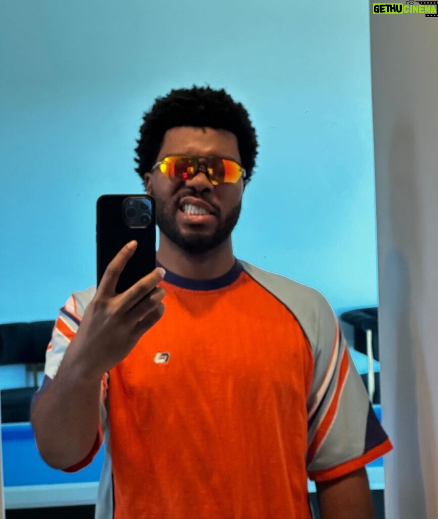 Khalid Instagram - heatin up!