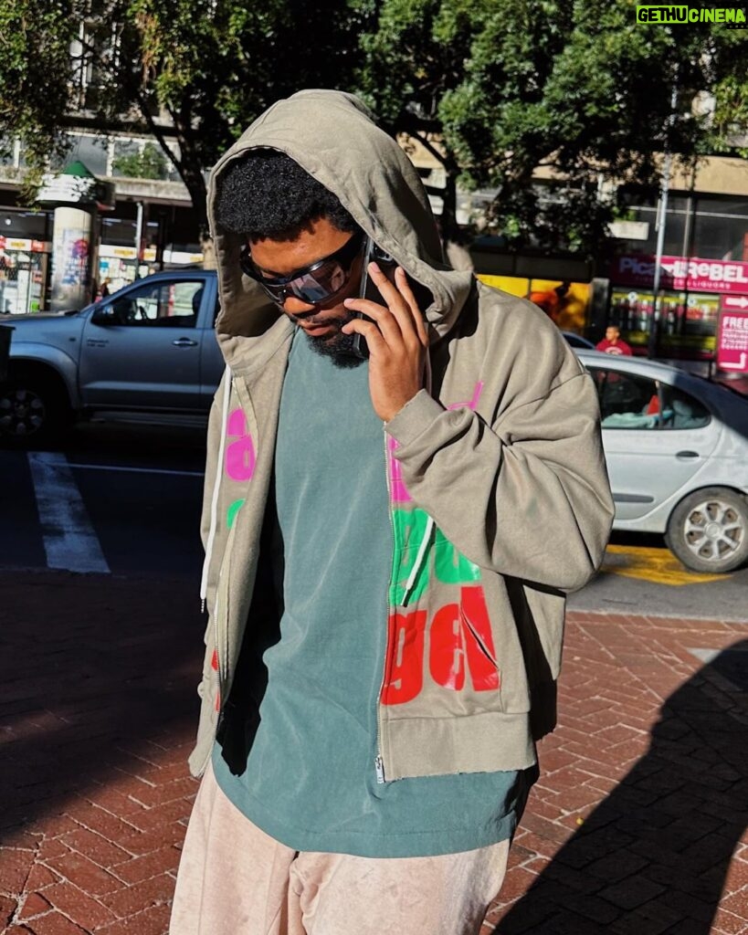 Khalid Instagram - Hold on, let me call you right back Cape Town, Western Cape, South Africa