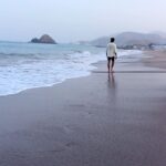 Khalifa Al Bahri Instagram - يازارع الريحانَ حول خيامنا لاتزرع الريحان لست مقيمُ ما كلُ من دخل الهوى عرف الهوى ولا كل من شرب المُدامِ نديمُ ولا كل من طلب السعادة نالها ولا كل من قرأ الكتاب فهيمُ .