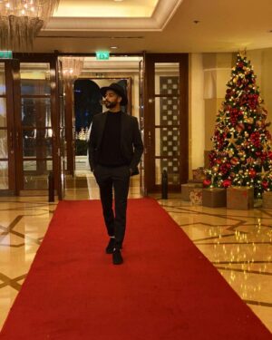 Khalifa Al Bahri Instagram - 🎄🖤 #خليفة_البحري