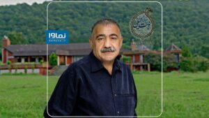 Khosrow Ahmadi Instagram - .
معرفی سه بازیگر جدید سریال #نوبت_لیلی
.
با ادامه فیلمبرداری«نوبت لیلی» از دیگر بازیگران این سریال رونمایی شد.
.
خسرو احمدی بازیگر پیشکسوت تئاتر با نقش خسرو جلوی دوربین رفته است. فرزین محدث که در این سریال نقشی خاص را برعهده دارد، شازده محمدولی میرزا را بازی می‌کند. علیرضا جعفری نیز بازیگر نقش فرشید در این سریال خواهد بود.
.
«نوبت لیلی» سریالی است که  به زودی و به صورت اختصاصی از نماوا پخش شود.
.
نویسندگان این مجموعه مهدی شیرزاد، سروش چیت ساز و روح الله حجازی هستند و حجازی تهیه کنندگی این مجموعه را هم بر عهده دارد.
.
«نوبت ‌لیلی» عاشقانه‌ای جذاب در سبکی جدید است که به زودی اخبار جدیدی درباره آن منتشر خواهد شد.
.
@nobate.leili
@rouhollahhejazi
@film_news