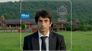 Khosrow Ahmadi Instagram - .
معرفی سه بازیگر جدید سریال #نوبت_لیلی
.
با ادامه فیلمبرداری«نوبت لیلی» از دیگر بازیگران این سریال رونمایی شد.
.
خسرو احمدی بازیگر پیشکسوت تئاتر با نقش خسرو جلوی دوربین رفته است. فرزین محدث که در این سریال نقشی خاص را برعهده دارد، شازده محمدولی میرزا را بازی می‌کند. علیرضا جعفری نیز بازیگر نقش فرشید در این سریال خواهد بود.
.
«نوبت لیلی» سریالی است که  به زودی و به صورت اختصاصی از نماوا پخش شود.
.
نویسندگان این مجموعه مهدی شیرزاد، سروش چیت ساز و روح الله حجازی هستند و حجازی تهیه کنندگی این مجموعه را هم بر عهده دارد.
.
«نوبت ‌لیلی» عاشقانه‌ای جذاب در سبکی جدید است که به زودی اخبار جدیدی درباره آن منتشر خواهد شد.
.
@nobate.leili
@rouhollahhejazi
@film_news