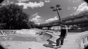 Kid Koala Instagram - Get Level from #CreaturesOfTheLateAfternoon
skateboard: Arte Lew // turntables: Kid Koala

filmed and directed by @phil.creamer