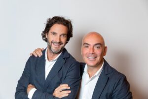 Kike Sarasola Instagram - Es un orgullo que @javiergoyeneche y @ecoalf hayan recibido el premio Social Innovator of the Year 2020 de la Fundación del @worldeconomicforum. ¡Olé y Olé! 👏 // How proud Javier Goyeneche and Ecoalf received the prize Social Innovator of the Year 2020 given by the World Economic Forum. Olé Olé! 👏 #becausethereisnoplanetb #SchwabAwards20 #sdi20 #sustainability #recycling #environment