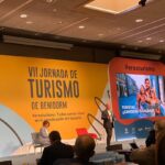 Kike Sarasola Instagram - “Debemos hacer una gran campaña de comunicación para posicionarnos de nuevo como el primer destino turístico del mundo. No podemos esperar a que ellos vengan, debemos salir a buscar al turista” 👍 // “We need to launch a strong communication campaign to reposition Spain as the number one tourist destination in the world again. We can't wait for tourists to come to us, we must go out and find them” 👍 #EresTurismo #JornadaTurismo20 #Benidorm Benidorm, Spain