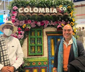 Kike Sarasola Instagram - ¡QUÉ MARAVILLA FITUR! Como ha empezado de fuerte. EL TURISMO SIGUE SIENDO LA CLAVE. 🌍✈️🏨

FANTASTIC FITUR! Strong beginning. TOURISM IS THE KEY.

#fitur2022 #fitur #turismo #tourism