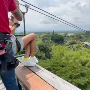 Kike Sarasola Instagram - Fin de un FANTÁSTICO verano con mi madre y mis hijos ☀️
1. Parque del Café: el mejor parque de atracciones de Colombia 🇨🇴
2. En Pereira montando en mini-motos con los niños 🏍️
3. En el Parque Panaca, el espectáculo de caballos IMPRESIONANTE y con mucho acento español 🐎
4. INCREÍBLE experiencia en la excursión de tirolinas del Parque Panaca 💥
5. Aitana nadando con todo tipo de peces, delfines e incluso tiburones en el acuario de las Islas del Rosario 🐠🐬
6. Enrique empujando a nuestra querida Roberta Jurado en Enai, Islas del Rosario 🙌🏼
7. Los tres explorando una playa virgen en las Islas del Rosario 🏝️
8. Los niños con su adorada tía Isabel Mejía 🫶🏼
9. Despedida de agosto con Elena Marrero y Verónica Suárez con nuestros hijos en Ibiza 👋🏼
10. El mejor cierre para un verano memorable ❤️

A FANTASTIC summer with my mother and my children comes to an end ☀️
1. Parque del Café, the best amusement park in Colombia 🇨🇴
2. In Pereira, riding mini motorcycles with the kids 🏍️
3. At Panaca Park, the horse show was ABSOLUTELY SPECTACULAR with a strong Spanish accent 🐎
4. INCREDIBLE experience on the zip line tour at Panaca Park 💥
5. Aitana swimming with all kinds of fish, dolphins, and even sharks at the Islands of Rosario aquarium 🐠🐬
6. Enrique pushing our dear Roberta Jurado in Enai, Islands of Rosario 🙌🏼
7. The three of us exploring a pristine beach in the Islands of Rosario 🏝️
8. The kids with their beloved Aunt Isabel Mejía 🫶🏼
9. Saying goodbye to August with Elena Marrero and Verónica Suárez and our kids in Ibiza 👋🏼
10. The perfect ending to a memorable summer ❤️