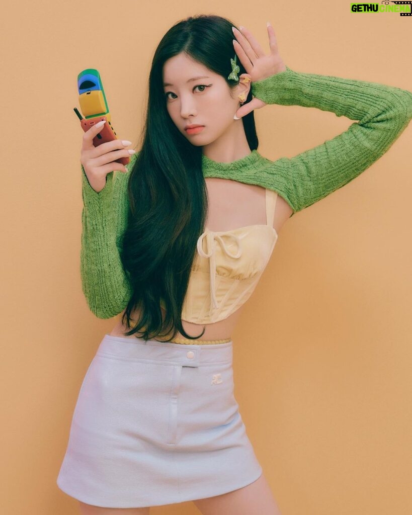 Kim Da-hyun Instagram - Talk that Talk 🌱