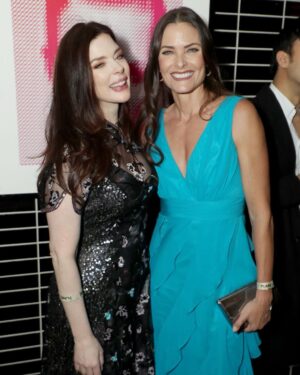 Kim Director Instagram - There is nothing better than watching your friends succeed! @tara_westwood , you were awesome in @planemovie 👏🏼

So much fun getting to hang with my extremely talented friends: @realrichardkind @realisiahwhitlock @directornyc 

Congratulations @coltermikecolter @gerardbutler @tara_westwood @notdaniellapineda @cinemasociety @lionsgate and the entire wonderful cast. I hope it’s a huge hit!

#film #redcarpet #nyc