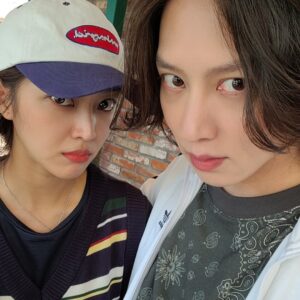 Kim Hee-chul Instagram - 🍒🍹🍭🌻
.
.
#신세계로부터 #NETFLIX #넷플릭스
#은지원 #이승기 #박나래 #조보아 #카이 #나