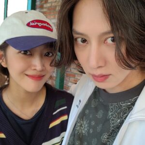 Kim Hee-chul Instagram - 🍒🍹🍭🌻
.
.
#신세계로부터 #NETFLIX #넷플릭스
#은지원 #이승기 #박나래 #조보아 #카이 #나