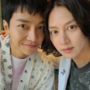 Kim Hee-chul Instagram - 🍒🍹🍭🌻
.
.
#신세계로부터 #NETFLIX #넷플릭스
#은지원 #이승기 #박나래 #조보아 #카이 #나