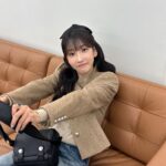 Kim Ji-sook Instagram - 필카 챙겨왔눈데 달랑 두 장 남아 있었당 헿 순수 청담본점