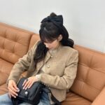 Kim Ji-sook Instagram - 필카 챙겨왔눈데 달랑 두 장 남아 있었당 헿 순수 청담본점