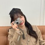 Kim Ji-sook Instagram - 필카 챙겨왔눈데 달랑 두 장 남아 있었당 헿 순수 청담본점