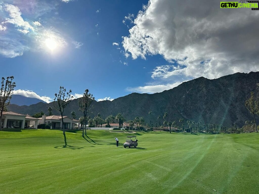 Kim Jung-eun Instagram - 2024년 새해 하나님축복 많이 받으시고, 사랑 행복 평안이 늘 함께 하세요😘 PGA WEST - Stadium Course