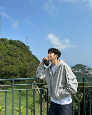 Kim Seon-ho Thumbnail - 2.3 Million Likes - Most Liked Instagram Photos