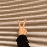 Kim Seon-ho Instagram - #VLive 오늘 8시 :)