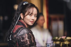 Kim So-hyun Instagram - 🌕오늘도 본방사수🤨