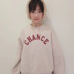 Kim Tae-yeon Instagram - 태연양 💜 . #13살어린이 #졸업 D-15 .............^^ #너무행복해서 #눈물난다는 #초6어린이 😜✌️ . . . 귀마개한 피노라벨 어린이 ✌️ @pino_label 🫶 @hyesun1655 🫶