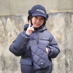 Kim Tae-yeon Instagram - #광고 @discoveryexpeditionkids_kr #디스커버리키즈 . 너무 추워졌어요~~⛄️☃️🥶 그래도.. 이쁜건 포기못함 ㅎㅎ❤️ 보온성은 물론 트렌디함까지 갖춘 디스커버리 키즈 여아 크롭다운, 귀닫이캡, 머플러까지 풀코디 장착하고 촬영가는중 ~♡ 태연양은 겨울나기 준비 완료🥰✌️ . #리틀디스커버러 #디스커버리키즈 #키즈패딩 #디스커버리키즈패딩 #디스커버리키즈숏패딩 #여아패딩 #아동패딩 #주니어패딩 #키즈숏패딩 #주니어숏패딩