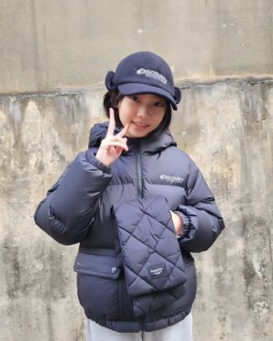 Kim Tae-yeon Instagram - #광고

@discoveryexpeditionkids_kr 
#디스커버리키즈

.

너무 추워졌어요~~⛄️☃️🥶
그래도.. 이쁜건 포기못함 ㅎㅎ❤️
보온성은 물론 트렌디함까지 갖춘
디스커버리 키즈 여아 크롭다운, 귀닫이캡, 머플러까지 풀코디 장착하고 촬영가는중 ~♡
태연양은 겨울나기 준비 완료🥰✌️

.

#리틀디스커버러
#디스커버리키즈 #키즈패딩
#디스커버리키즈패딩
#디스커버리키즈숏패딩
#여아패딩 #아동패딩 #주니어패딩
#키즈숏패딩 #주니어숏패딩