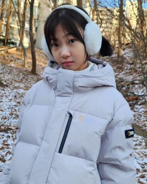 Kim Tae-yeon Instagram - 태연양 💜

.
#많이놀아줘야하는데 ....
#너무춥네 ....🥶
