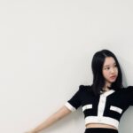 Kim Ye-won Instagram - 🧸🖤 예쁜 내 바냐와 귀요운 곰돌과 :)🫰🏻 또 왜그렇케 매력적인 톤? 👀