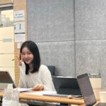 Kim Ye-won Instagram - 티켓이 열렸대요 글쎄.. 나 어떡해🫢 꼭 봐주세요, 너무 예쁜 작품이거든요 :)🤍 뮤지컬 #이토록보통의 #예원제이 musical _ normal like this 👩🏻‍🚀🐋💫