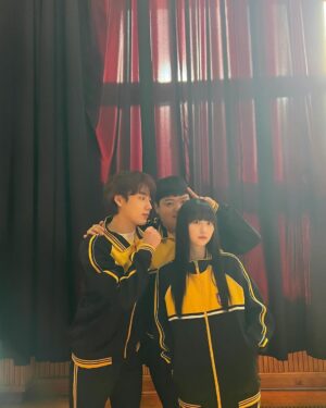 Kim Yi-kyeong Instagram - 까불이 둘
근데 준서야 코는 왜 막아 ? 😇
#오늘도사랑스럽개 #agooddaytobeadog #지아 #율 #준서