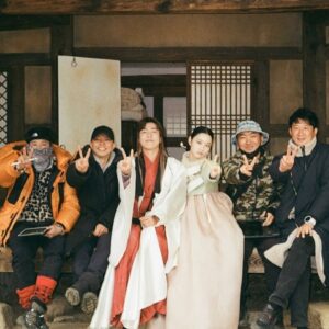 Kim Yi-kyeong Instagram - ⠀
잊지 못할 순간들
소중한 시간
감독님과 모든 스태프분들께 너무 감사드립니다,,,🫶🏻
행복했습니다 🩷
#오늘도사랑스럽개 #agooddaytobeadog