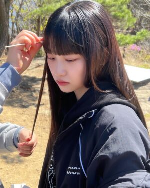Kim Yi-kyeong Instagram - 곧 봄이 올 거예요 🌺🌷🌸🌻🪻🌹

#오늘도사랑스럽개 #agooddaytobeadog #지아 #mbc #netflix #wavve