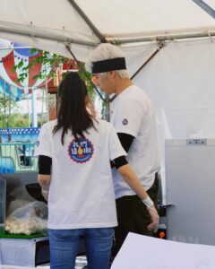 Kimi Chen Instagram - ♥ 我們今天試營運到底會不會成功呢！今天晚上22:00在三立都會台來看看喔🙌🏻 · 台湾屋台！成功するかな？😆 #我們這一攤 #日本篇 #我們今天試營運還好嗎 #我只記得好熱喔