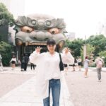 Kimi Chen Instagram – ♥
之前去大阪也去了很有名的神社⛩️我個人很喜歡去神社，我喜歡它們那種很莊嚴很安靜的氛圍✨

這個神社叫做大阪難波八阪神社！ㄧ進去就會看到一隻炯炯有神的的大獅頭，聽說它能幫你破除一切厄運喔！非常非常壯觀，而且裡面的感覺也特別的舒服😌
·
先日、大阪に行った時、大阪で有名な難波八坂神社に行きました！私は神社に行くのが大好きで、ここが有名だと聞いていたので、とても楽しみにしていました。

中に入ると大きな獅子が目の前にドンといます！悪い運を全部消してくれるといわれているので、私もしっかり祈願させていただきました！✨

#大阪 
#難波 
#難波八阪神社 
#神社巡り　
#fujifilm 
#fujifilmxs10 
#photography